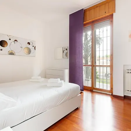 Guesthost - Con Terrazzo A Milano- Greco Pirelli! Apartament