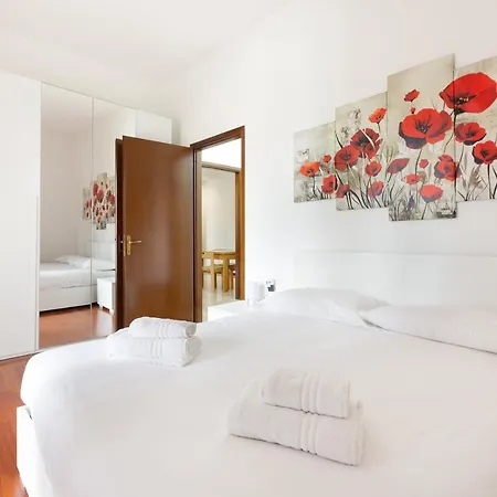 Guesthost - Con Terrazzo A Milano- Greco Pirelli! Apartament *