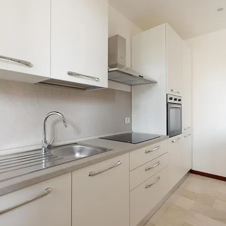 Guesthost - Con Terrazzo A Milano- Greco Pirelli! Apartament